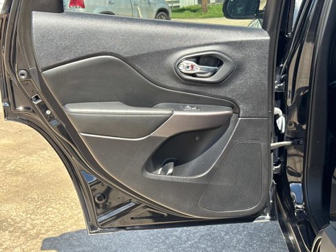 Certified 2022 Jeep Cherokee Limited image 11
