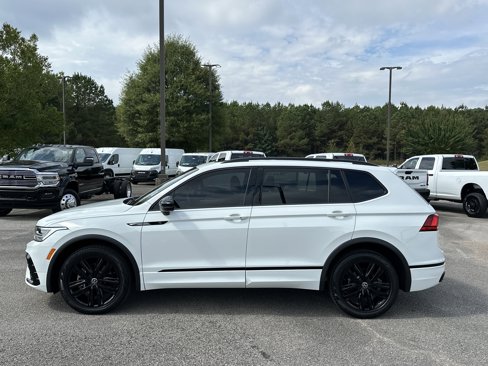 Used 2022 Volkswagen Tiguan SE R-Line image 4