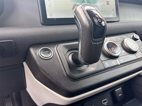Used 2022 Land Rover Defender 110 SE image 18