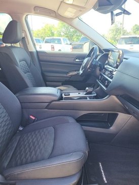 Used 2022 Nissan Pathfinder SV image 17
