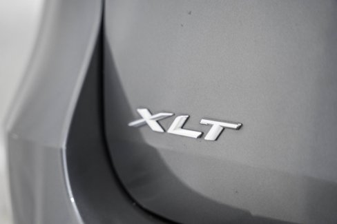 Used 2022 Ford Explorer XLT w/ Equipment Group 202A image 11