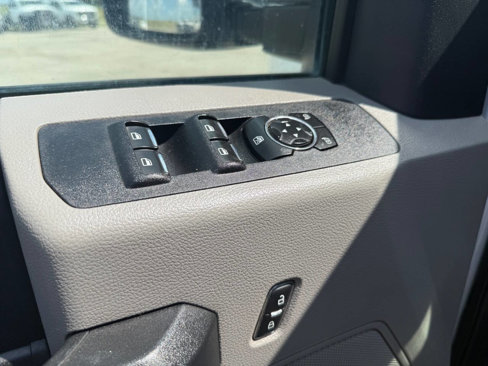 Used 2019 Ford F250 XL w/ Power Equipment Group image 18