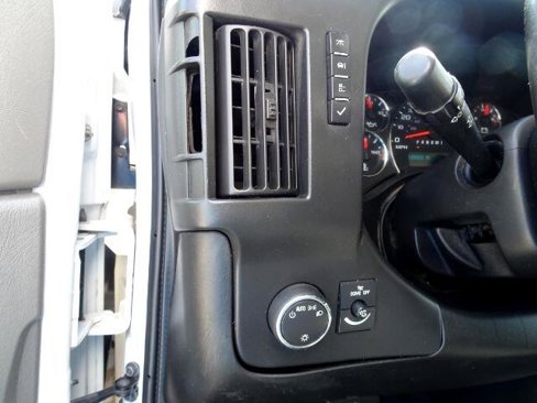 Used 2017 Chevrolet Express 3500 image 20