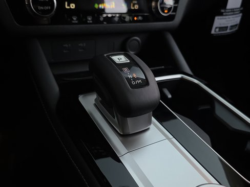 New 2025 Mitsubishi Outlander SE image 18