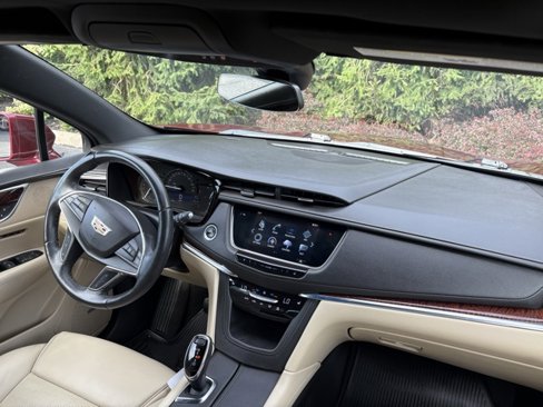 Used 2018 Cadillac XT5 Luxury w/ Driver Awareness Package image 21
