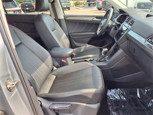 Used 2022 Volkswagen Tiguan SE image 21