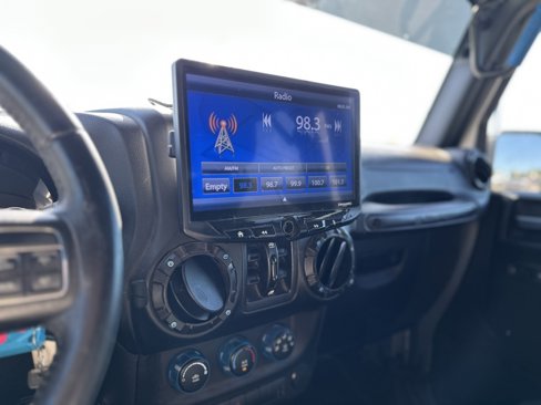 Used 2018 Jeep Wrangler Unlimited Sport S image 6
