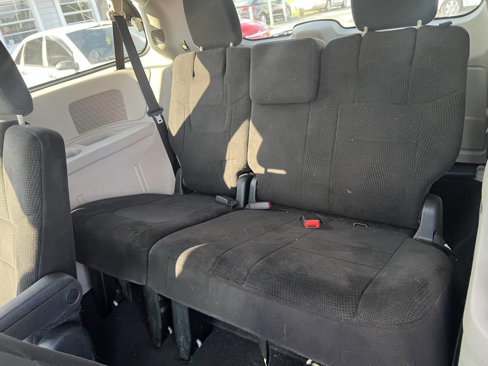 Used 2013 Dodge Grand Caravan SE image 11