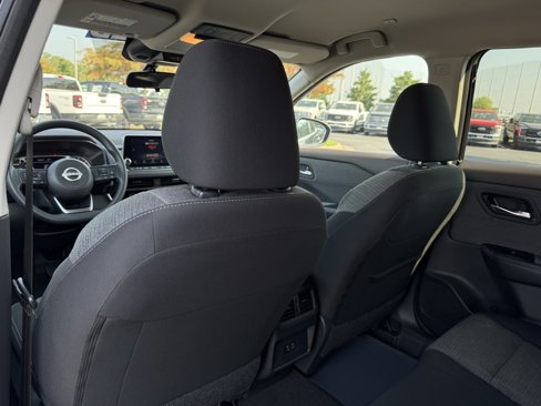Used 2023 Nissan Rogue SV image 24
