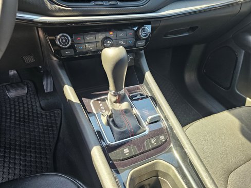 Used 2024 Jeep Compass Trailhawk image 23