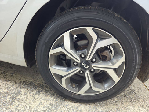 Used 2021 Kia Forte LXS image 12