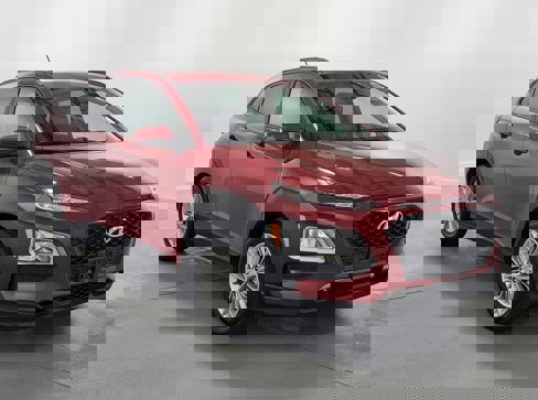 Used 2021 Hyundai Kona SEL image 2