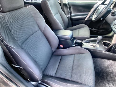Used 2018 Toyota RAV4 XLE image 26