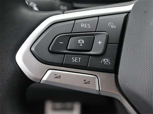 Certified 2025 Volkswagen Jetta Sport image 16