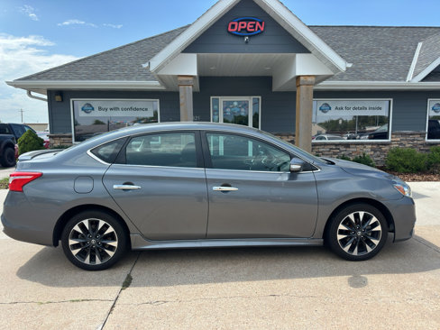 Used 2019 Nissan Sentra SR image 2