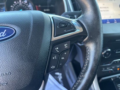 Used 2020 Ford Edge SEL image 16