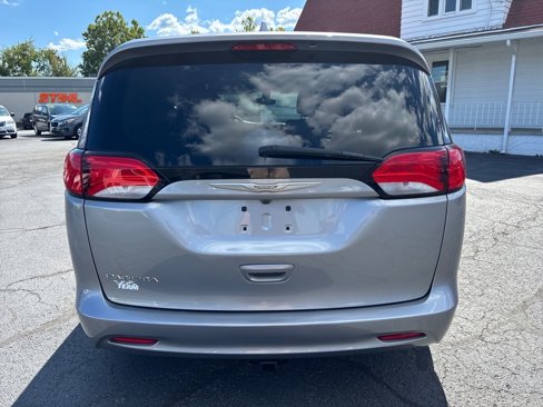 Used 2017 Chrysler Pacifica LX image 6