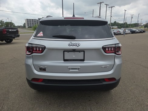 New 2025 Jeep Compass Latitude image 6