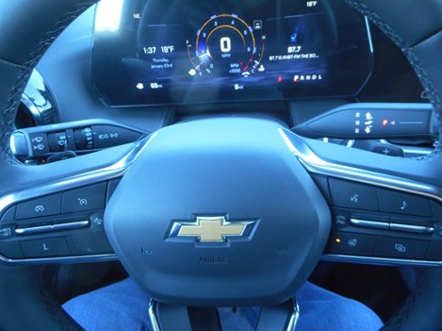 New 2025 Chevrolet Equinox LT w/ Safety and Technology Package image 11