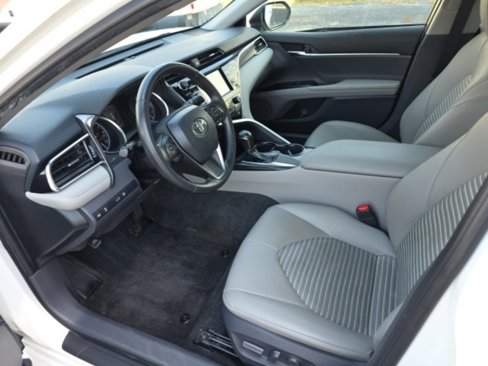 Used 2018 Toyota Camry SE image 7