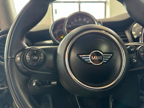 Used 2019 MINI Cooper 2-Door Hardtop image 37