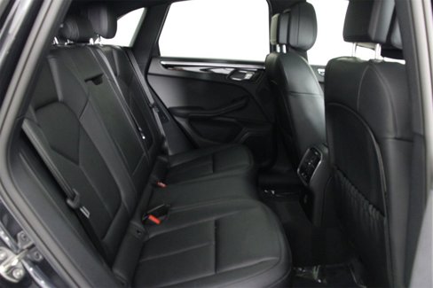 Certified 2025 Porsche Macan image 32