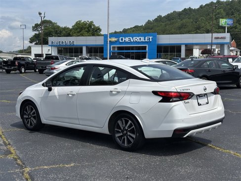 Used 2020 Nissan Versa SV image 9