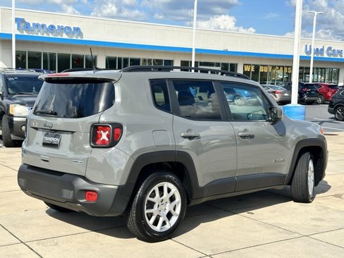 Used 2020 Jeep Renegade Latitude w/ Popular Equipment Group image 23