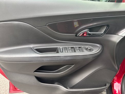 Used 2019 Buick Encore Essence image 13