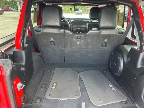 Used 2018 Jeep Wrangler Unlimited Sahara image 30
