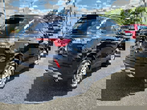 Certified 2020 Ford Escape SE image 6