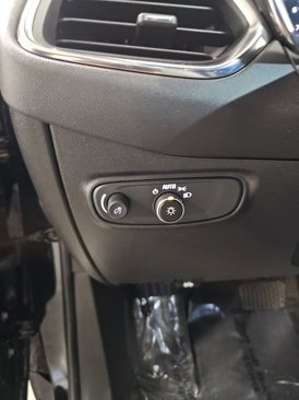 Used 2023 Chevrolet Equinox LT image 12