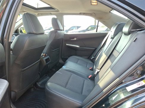 Used 2012 Toyota Camry L image 16