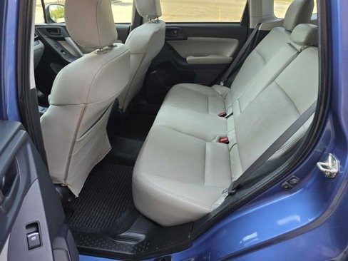Used 2018 Subaru Forester 2.5i Premium w/ All-Weather Package image 10
