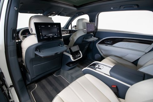 Used 2023 Bentley Bentayga Extended Wheelbase image 47