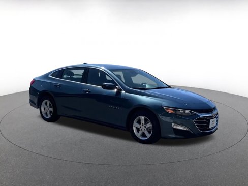 Used 2024 Chevrolet Malibu LT image 2