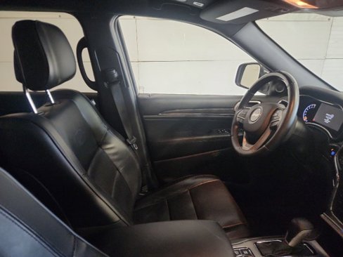 Used 2018 Jeep Grand Cherokee Overland image 11