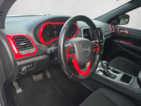 Used 2021 Jeep Grand Cherokee Laredo image 12