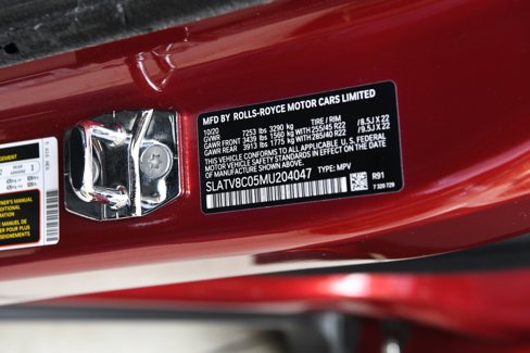 Used 2021 Rolls-Royce Cullinan Black Badge image 28