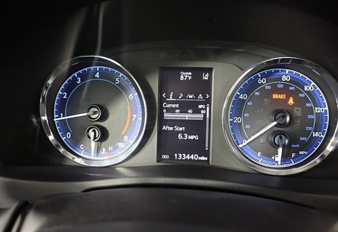 Used 2018 Toyota Corolla SE image 37