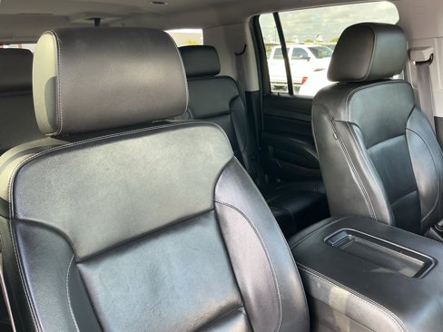 Used 2017 Chevrolet Suburban LT image 30
