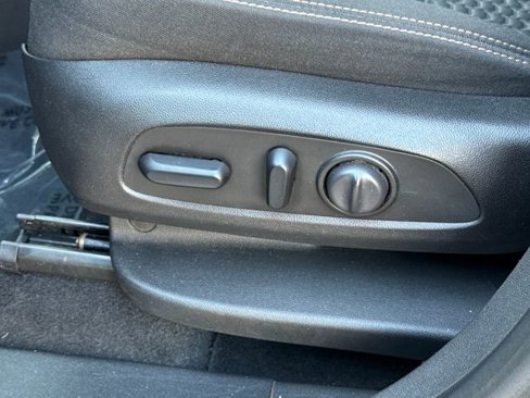 Certified 2018 GMC Terrain SLE w/ Driver Convenience Package image 15