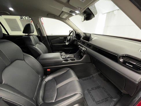 Used 2025 Honda Pilot EX-L image 9