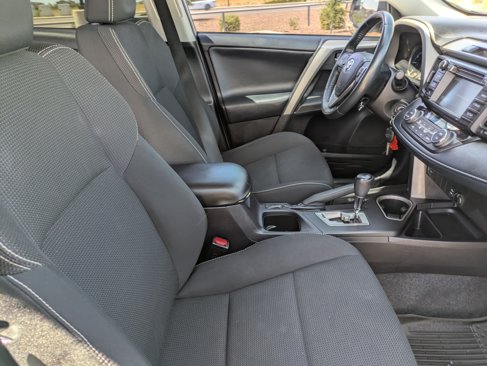 Used 2018 Toyota RAV4 XLE image 12