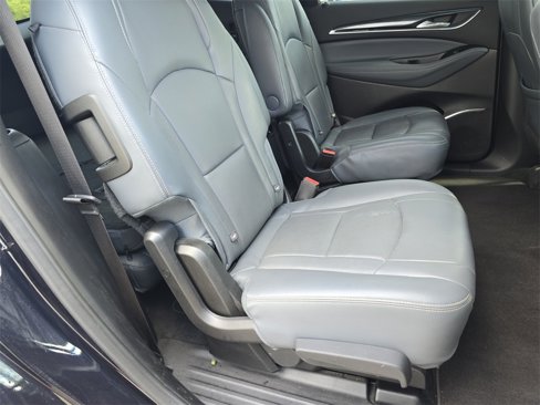 Used 2020 Buick Enclave Essence image 28
