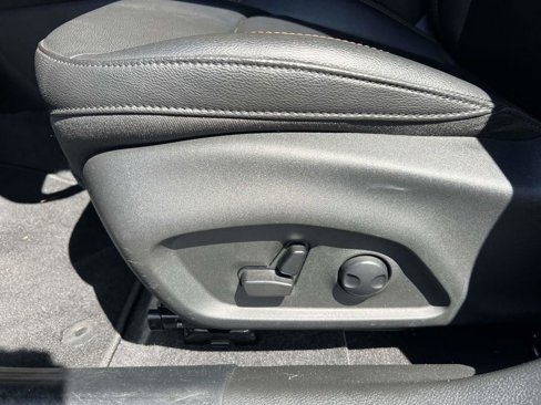 Used 2024 Jeep Compass Limited image 17