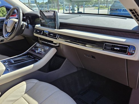 Used 2020 Lincoln Aviator Reserve w/ Elements Package Plus image 19