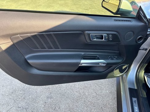 Used 2020 Ford Mustang GT Premium image 11