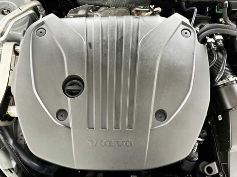 Certified 2025 Volvo S60 B5 Core image 28