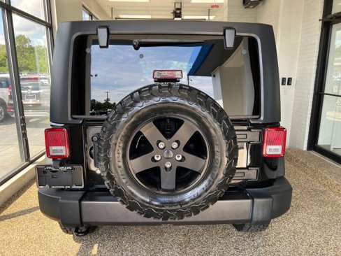 Used 2017 Jeep Wrangler Sport image 3